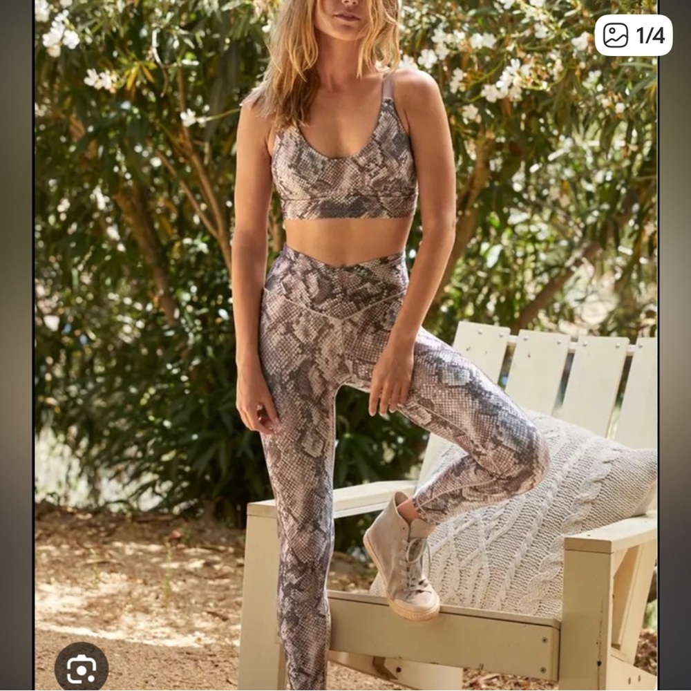 Aerie snakeskin workout set size M